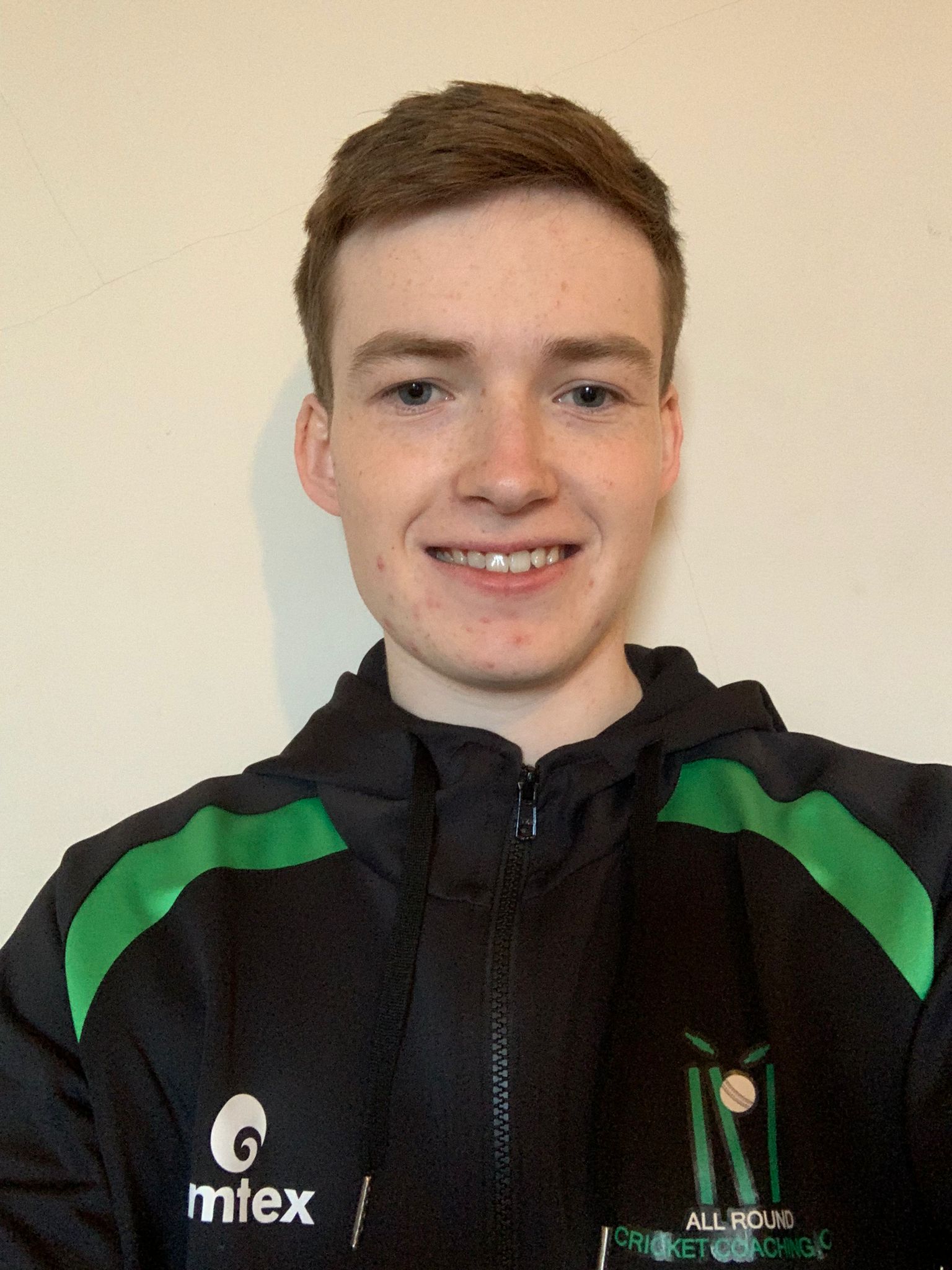 Ben Wishall ECB Level 2 cricket coach supporting junior cricket coaching sessions and development